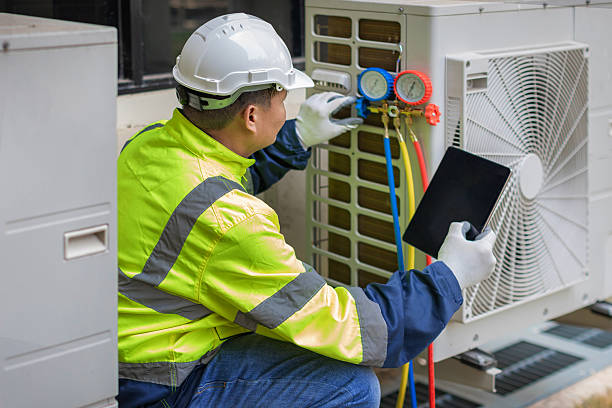 Professional Ac Installation technician working in Woodland, WA